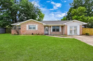 811 Hillcrest Dr, Conroe, TX 77301 - Photo 5