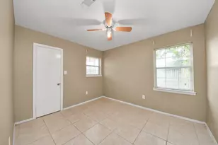 811 Hillcrest Dr, Conroe, TX 77301 - Photo 25