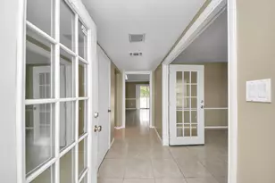 811 Hillcrest Dr, Conroe, TX 77301 - Photo 11