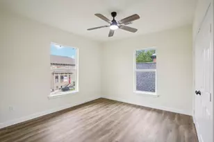 108 W 10th 1/2 St, Houston, TX 77008 - Photo 13