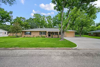 411 E Norris Street, El Campo, TX 77437 - Photo 1