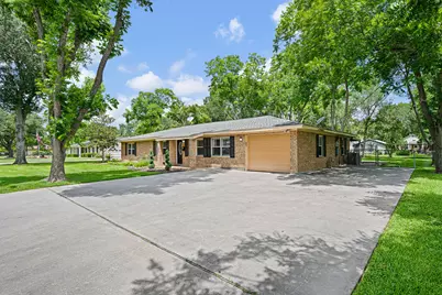 411 E Norris Street, El Campo, TX 77437 - Photo 3