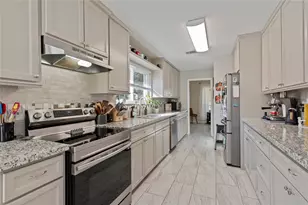 408 Broadmoor St, Friendswood, TX 77546 - Photo 7