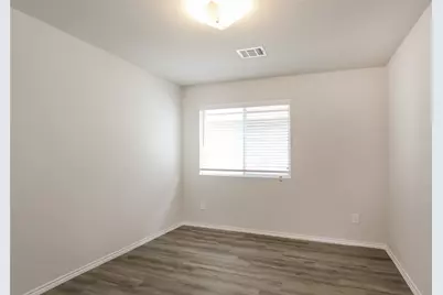 8506 Middleton Oaks Circle, Houston, TX 77028 - Photo 13