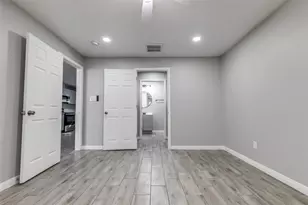 6038 Glenhurst Dr, Houston, TX 77033 - Photo 15