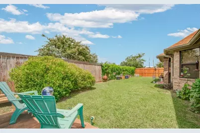 143 Eagle Nest Court, Richwood, TX 77566 - Photo 9