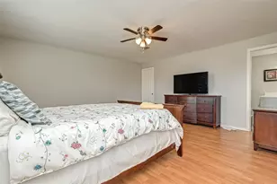 2002 Wimcrest St, Galveston, TX 77551 - Photo 13