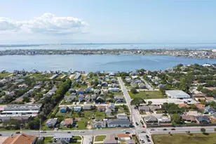 2002 Wimcrest St, Galveston, TX 77551 - Photo 33