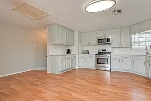 2002 Wimcrest St, Galveston, TX 77551 - Photo 5