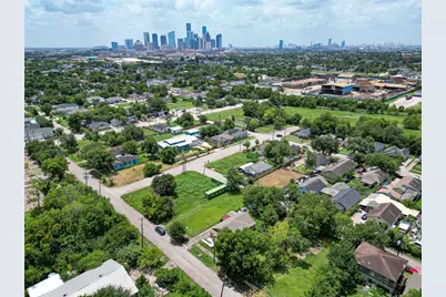 2437 Davis Street, Houston, TX 77026 - Photo 3