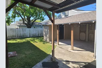 2301 45th Street, Galveston, TX 77551 - Photo 9