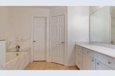 1922 Tomlinson Trail Drive, Houston, TX 77067 - Photo 15