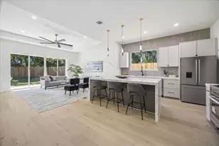 6634 Sylvan St, Houston, TX 77023 - Photo 9