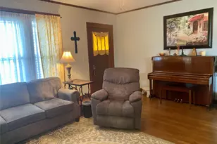 592 E Hempstead St, Giddings, TX 78942 - Photo 5