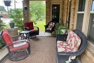 592 E Hempstead St, Giddings, TX 78942 - Photo 27