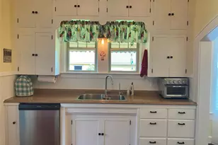 592 E Hempstead St, Giddings, TX 78942 - Photo 11