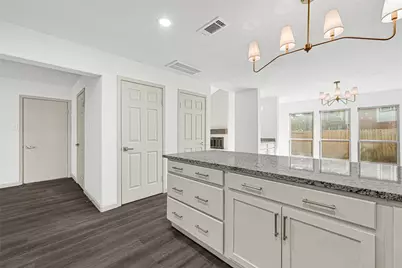 7 S Cypress Pine Drive, The Woodlands, TX 77381 - Photo 7
