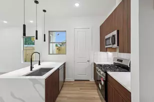7416 Maxroy St, Houston, TX 77088 - Photo 11