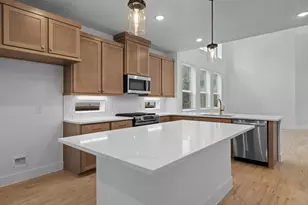 703 Campbell Xing Ct, Willis, TX 77318 - Photo 5