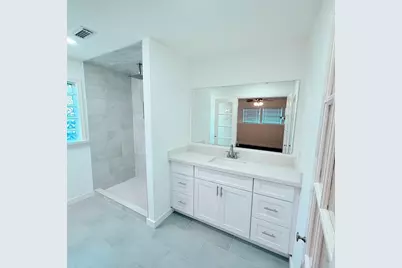 9731 Harrowgate Drive, Houston, TX 77031 - Photo 7