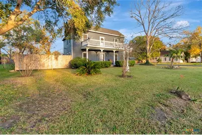 411 S Washington Street, El Campo, TX 77437 - Photo 1