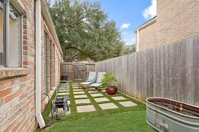 1913 Country Club Boulevard, Sugar Land, TX 77478 - Photo 37