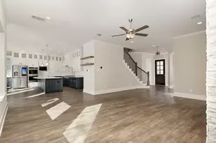 543 Kingston Ln, Shenandoah, TX 77384 - Photo 9