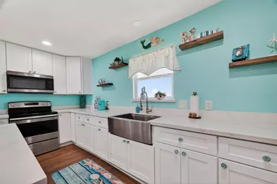 154 Poop Deck Lane, Freeport, TX 77541 - Photo 9