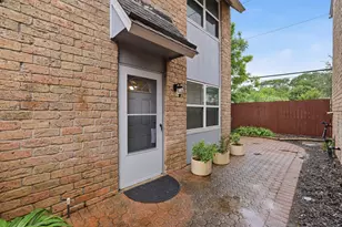 1433 Cedar Post Ln, Houston, TX 77055 - Photo 1