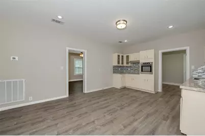 203 N Texas Street, Madisonville, TX 77864 - Photo 17