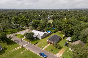 203 N Texas St, Madisonville, TX 77864 - Photo 31