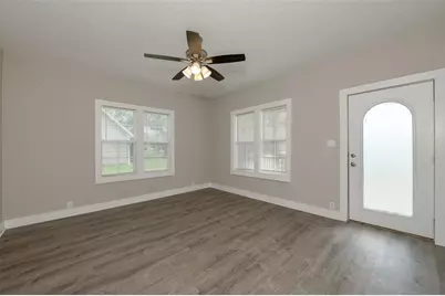 203 N Texas Street, Madisonville, TX 77864 - Photo 7