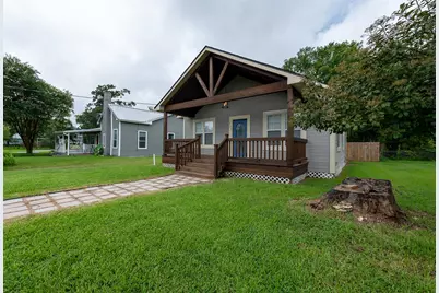 203 N Texas Street, Madisonville, TX 77864 - Photo 1
