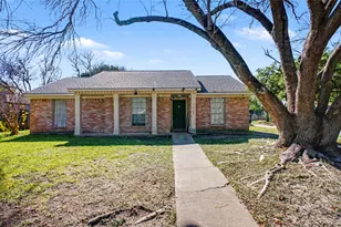 2102 Round Lake Dr, Houston, TX 77077 - Photo 1