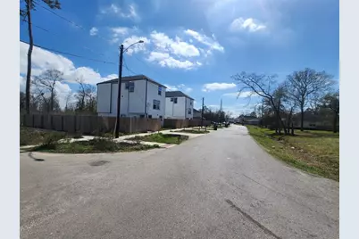 10105 Haddick Street, Houston, TX 77078 - Photo 9