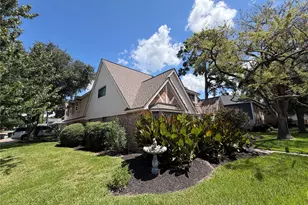 8130 Fernbrook Ln, Houston, TX 77070 - Photo 3