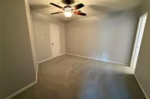 8130 Fernbrook Ln, Houston, TX 77070 - Photo 19