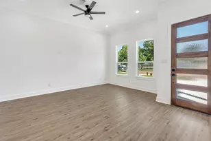 5642 Hirondel St, Houston, TX 77033 - Photo 11