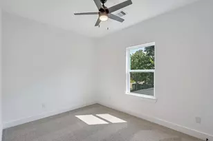 5642 Hirondel St, Houston, TX 77033 - Photo 31