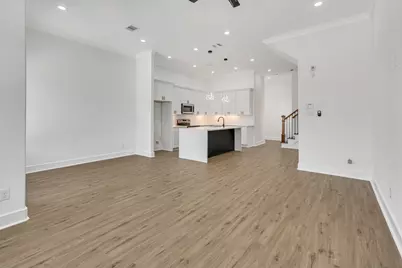 5642 Hirondel Street, Houston, TX 77033 - Photo 9
