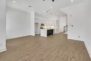 5642 Hirondel St, Houston, TX 77033 - Photo 9