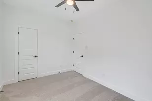5642 Hirondel St, Houston, TX 77033 - Photo 29