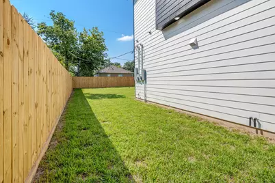 5642 Hirondel Street, Houston, TX 77033 - Photo 5