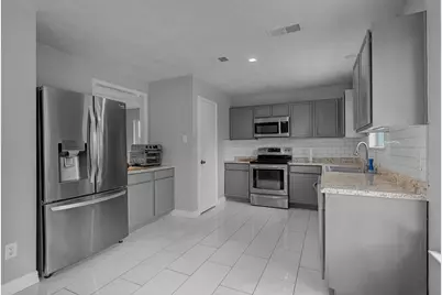 16919 Lacing Court, Crosby, TX 77532 - Photo 9