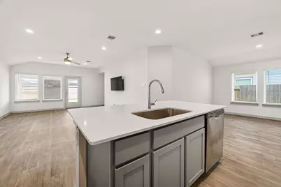 2905 Chase Cross Lane, Houston, TX 77047 - Photo 9