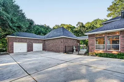 15406 Hunters Bend Drive, Tomball, TX 77377 - Photo 41