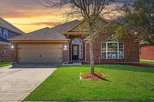 5446 Seabird St, Baytown, TX 77521 - Photo 1