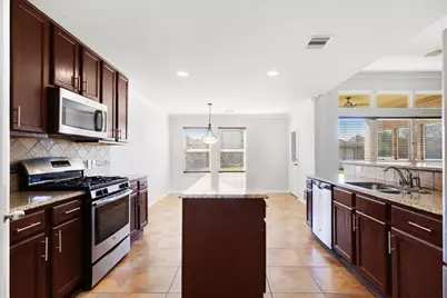 5446 Seabird Street, Baytown, TX 77521 - Photo 9