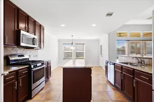 5446 Seabird St, Baytown, TX 77521 - Photo 9