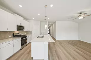 6412 Green Clover Ln, Pearland, TX 77584 - Photo 3